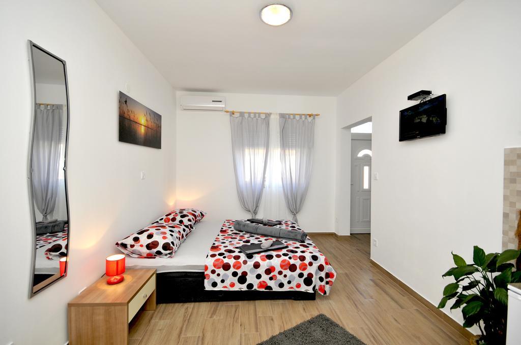 Apartments Josip Trogir Rum bild