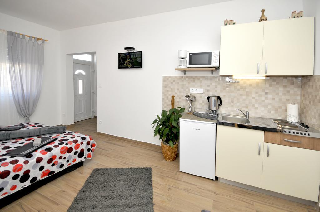 Apartments Josip Trogir Rum bild