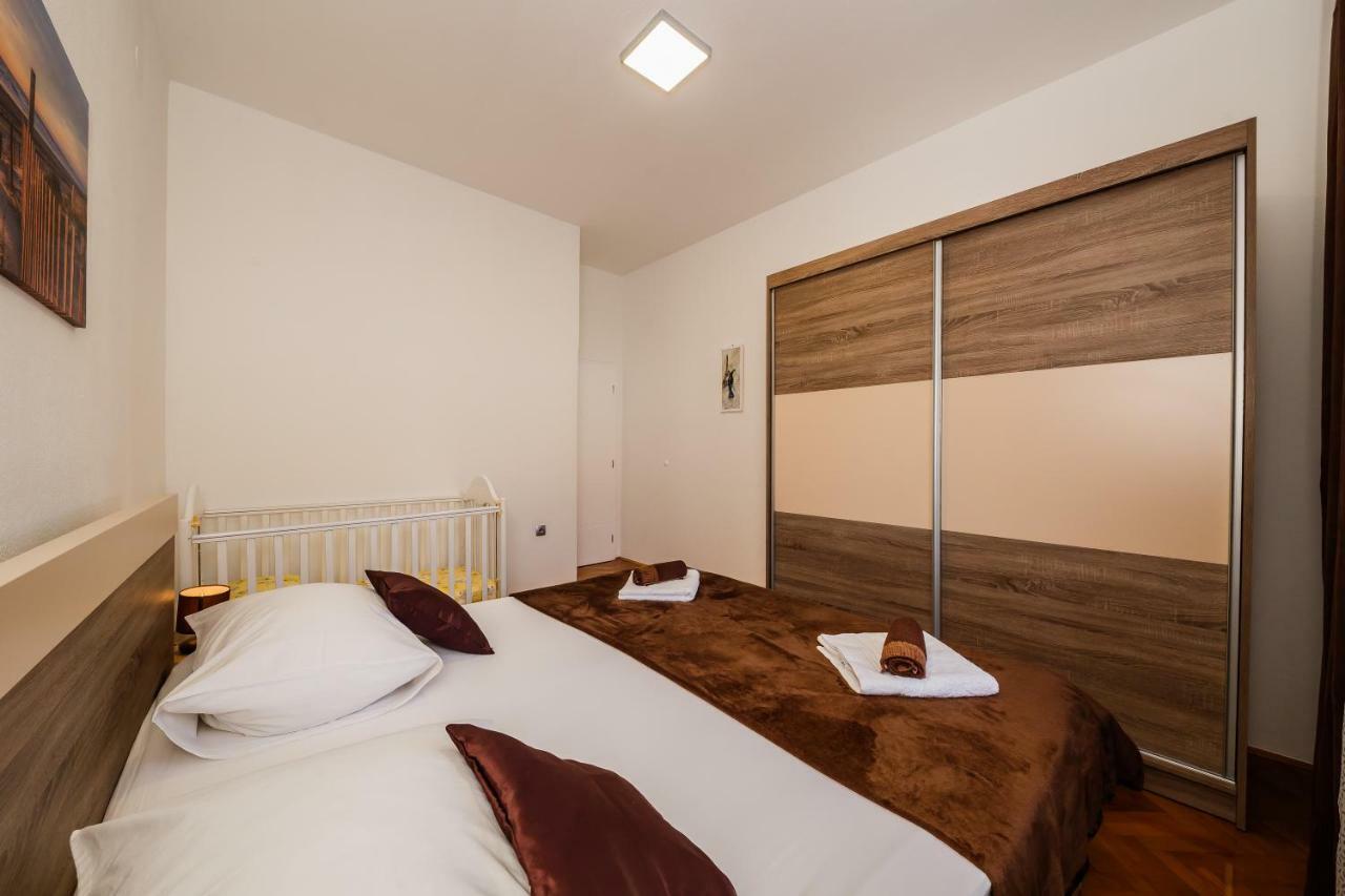Apartments Josip Trogir Exteriör bild