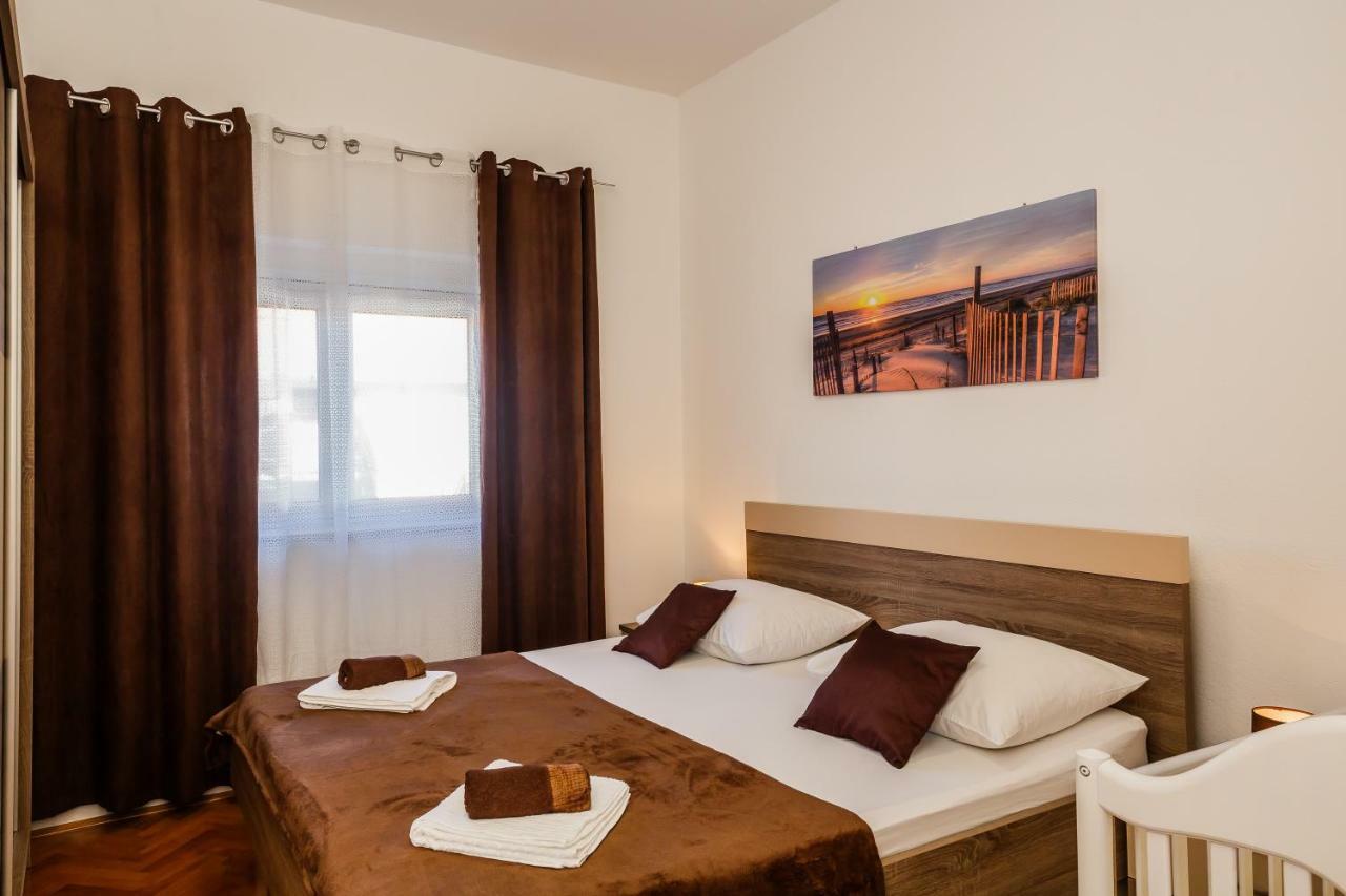 Apartments Josip Trogir Exteriör bild