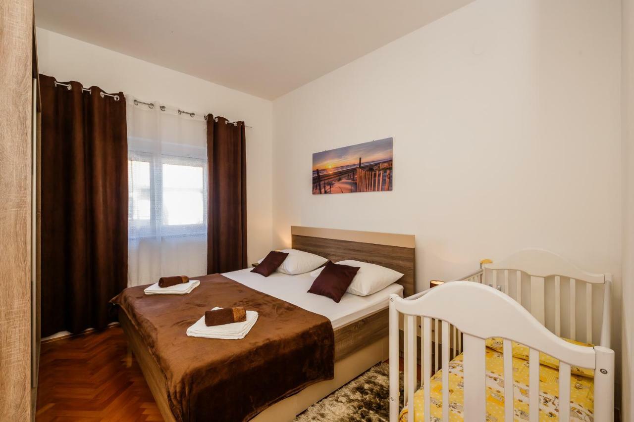 Apartments Josip Trogir Exteriör bild