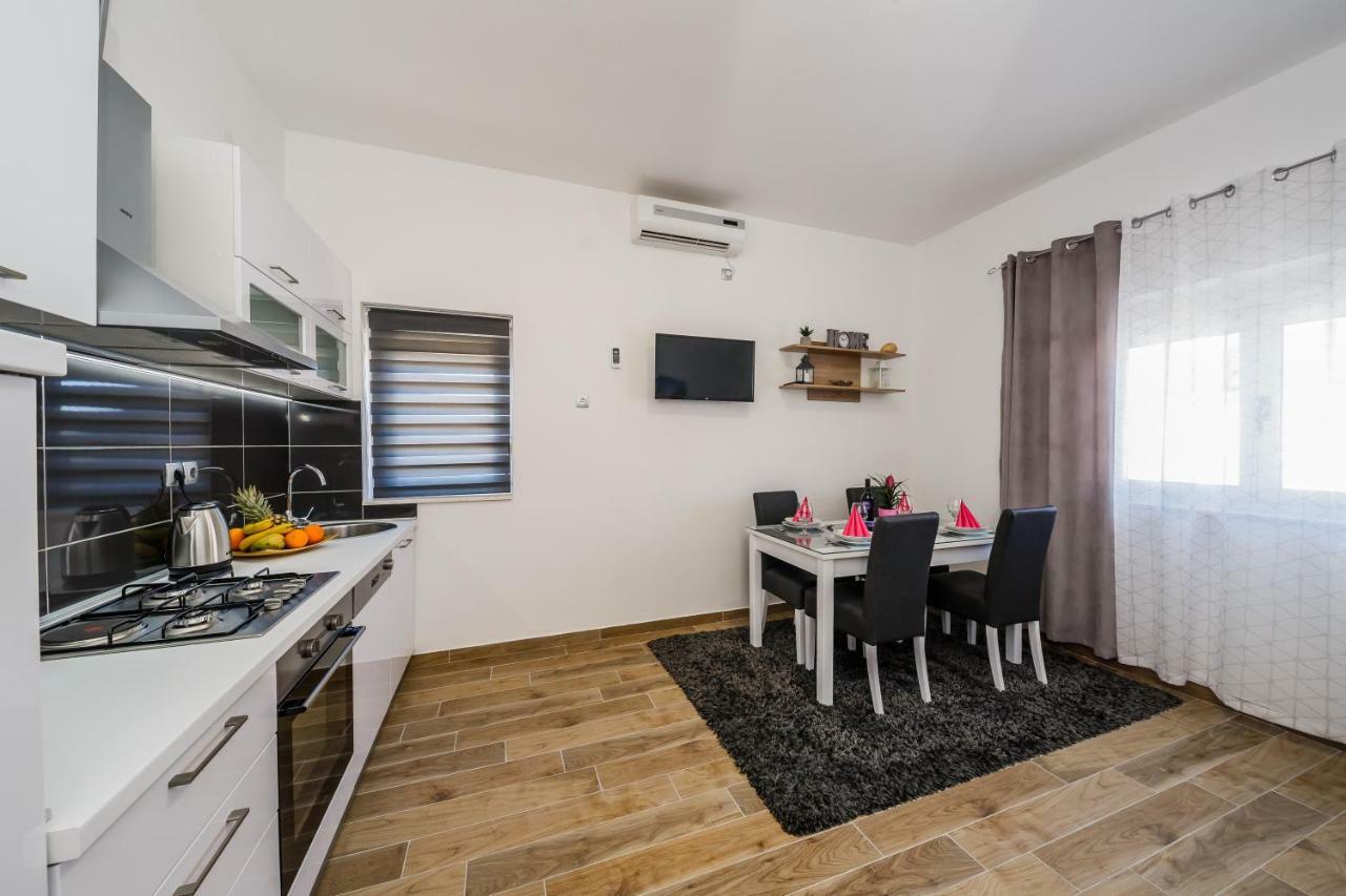 Apartments Josip Trogir Exteriör bild